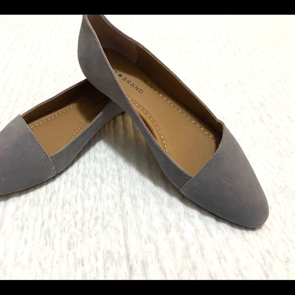 NWOT Lucky Brand Gray Suede Flat 7 1/2 - 38